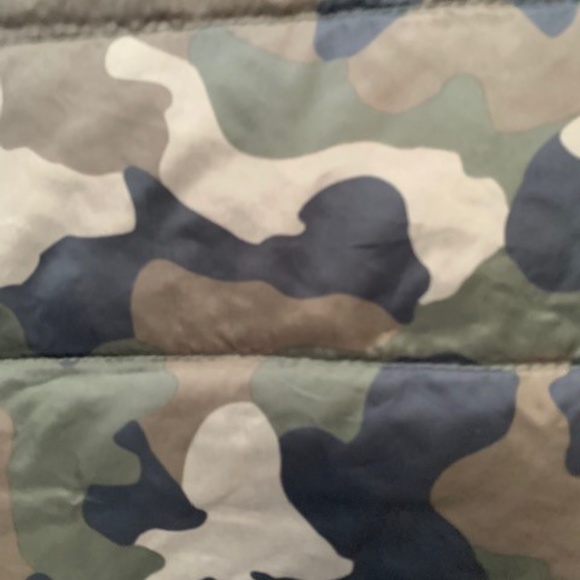 🐣🐣NWT Camo Vest Women SZ Medium🐣🐣 - Picture 7 of 8